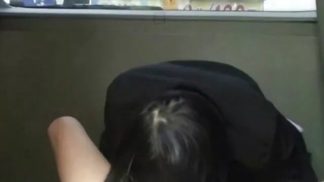 Kana Kawai เป่าไก่ตัวเล็กและกลืนที่หลั่งบน POV วีดีโอ โป๊ vid