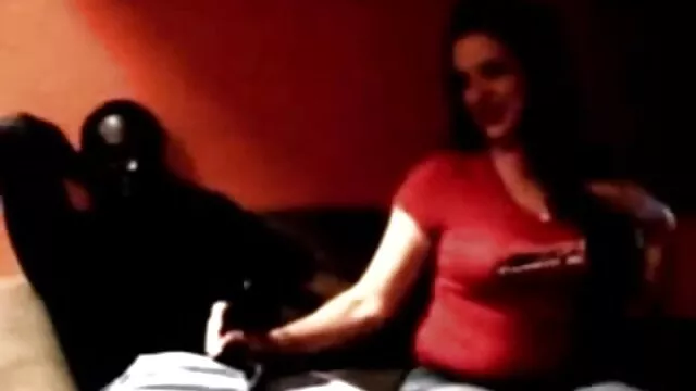 เจี๊ยบดำ busty ดุ วีดีโอ โป้ Jackie Brown ดึงดูดใจไก่ใหญ่