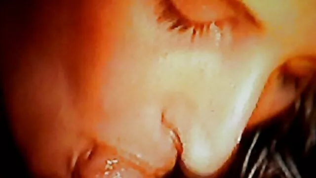 Perverted เพื่อน punishes ดุ วีดีโอ โป้ เปียก slit ของ ซน สาวฮอต Dresden